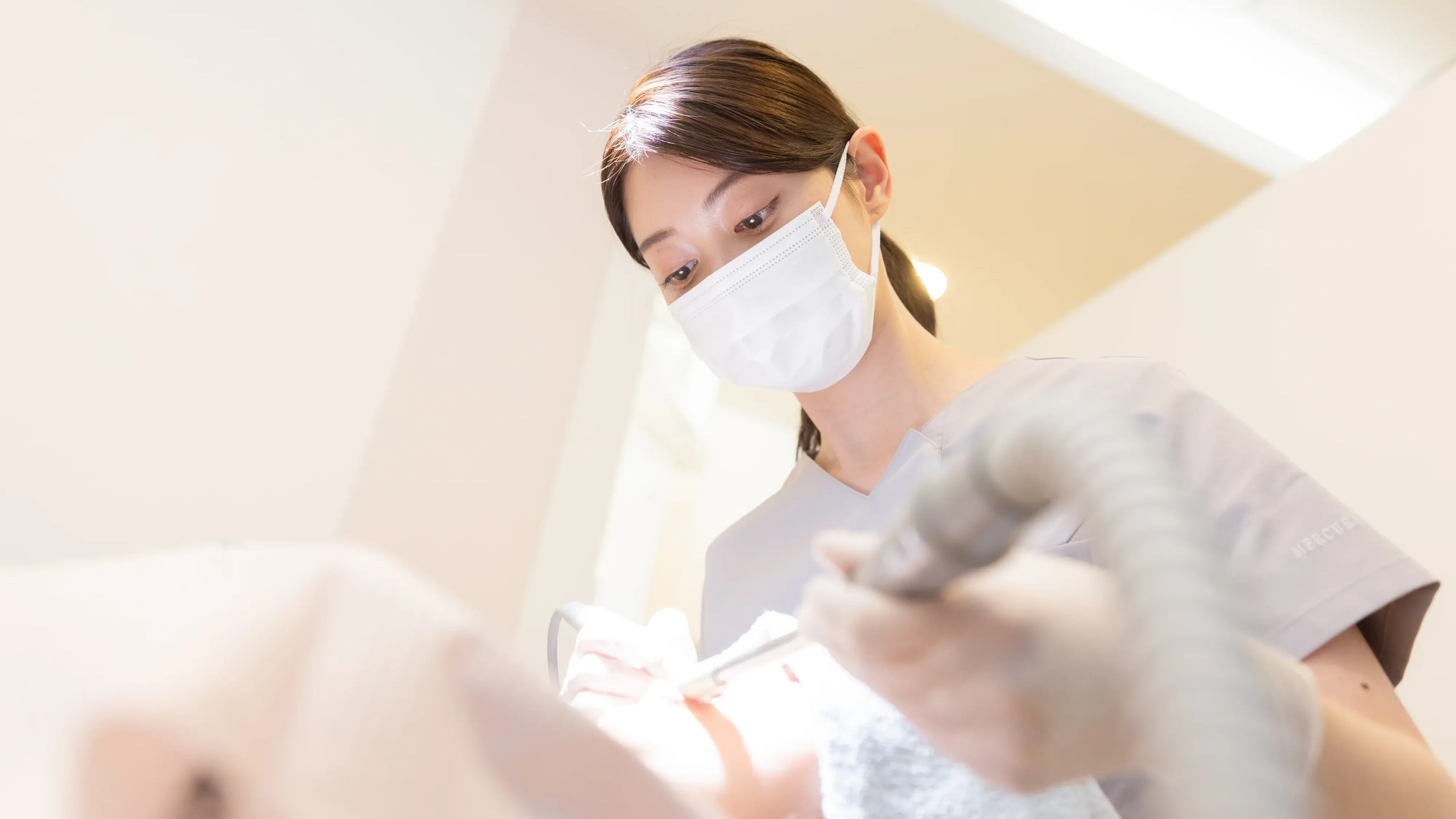 担当衛生士制による継続的なメインテナンスで、むし歯・歯周病を未然に防ぎます。